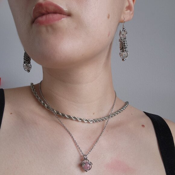 Silver chainmaille earrings with clear beads ✦ mermaid style dangle earrings ✦ - Picture 3 of 10